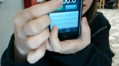 Väike Jaapani tüdruk Yu Shinoda saab persse kolme kiimas poisi poolt