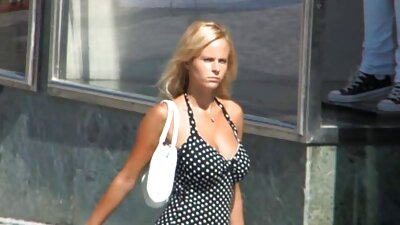 Massiivse tagumikuga seksikas pruun jänku põrkab kõval riistal