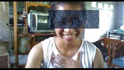 Suure tagumiku ja loomulike tissidega brünett saab hooti