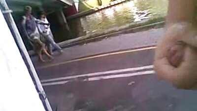 Kaks tüdrukut peavad selles toas nelikut kahe kiimas kutiga