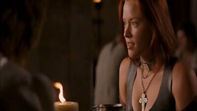 Dollface on hüpnotiseeritud poiss-sõbra riistaga, nii et ta sõidab sellega aktiivselt