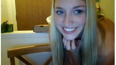 Armas koolitüdruk on saamas persse õpetaja tema klassiruumis