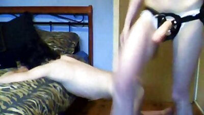 Sõrme ja kuradi kõrge kontsaga Natalia Starr õues