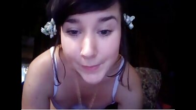 Latina on oma seksikas pesus ja ta lihtsalt libiseb temast sisse ja välja